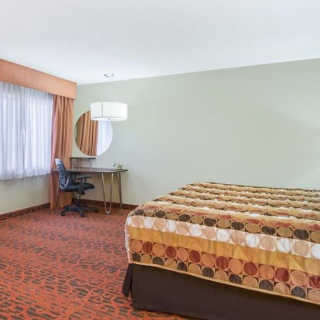 Super 8 By Wyndham Portales Motel Dış mekan fotoğraf