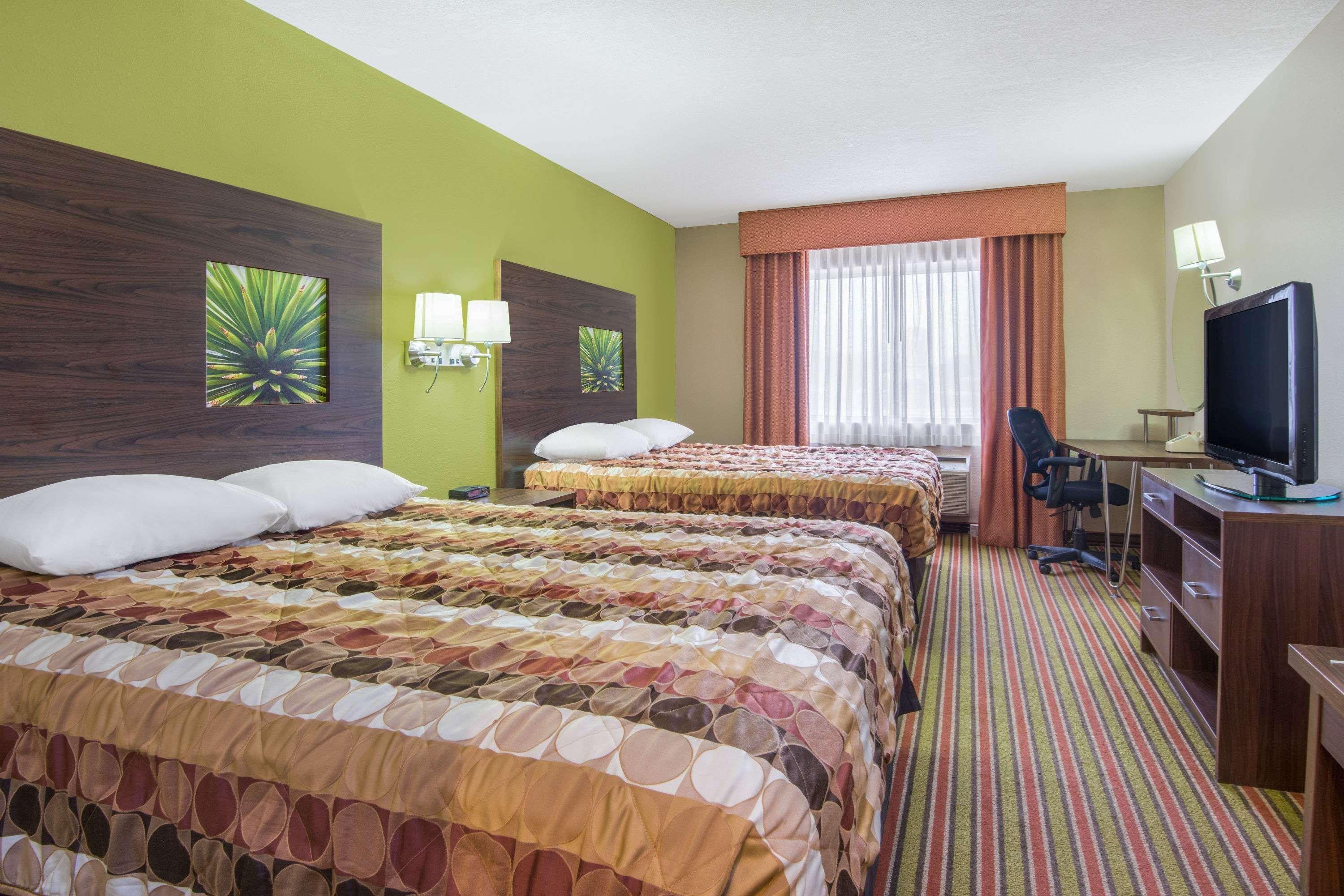 Super 8 By Wyndham Portales Motel Dış mekan fotoğraf